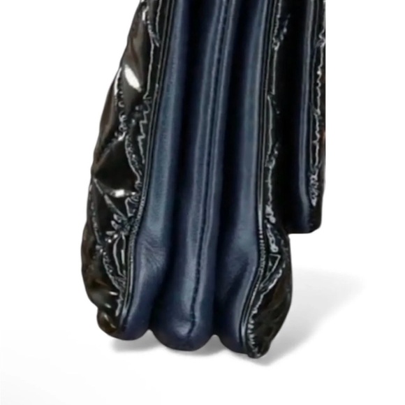 Chanel Classic Flap Black Quilted Shoulder Bag - Picture 4 of 7